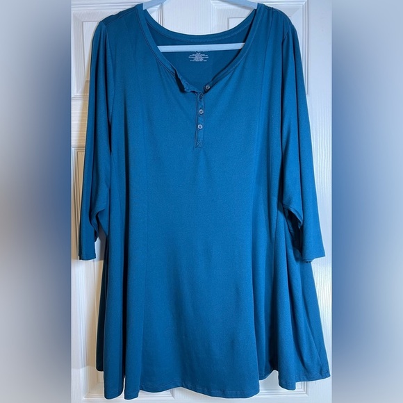 LANE BRYANT Women's Plus Size 3/4" Sleeve Swing
Top Size 26/28 - Picture 4 of 5